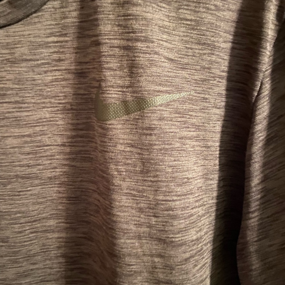 Nike - Picture 3 of 4